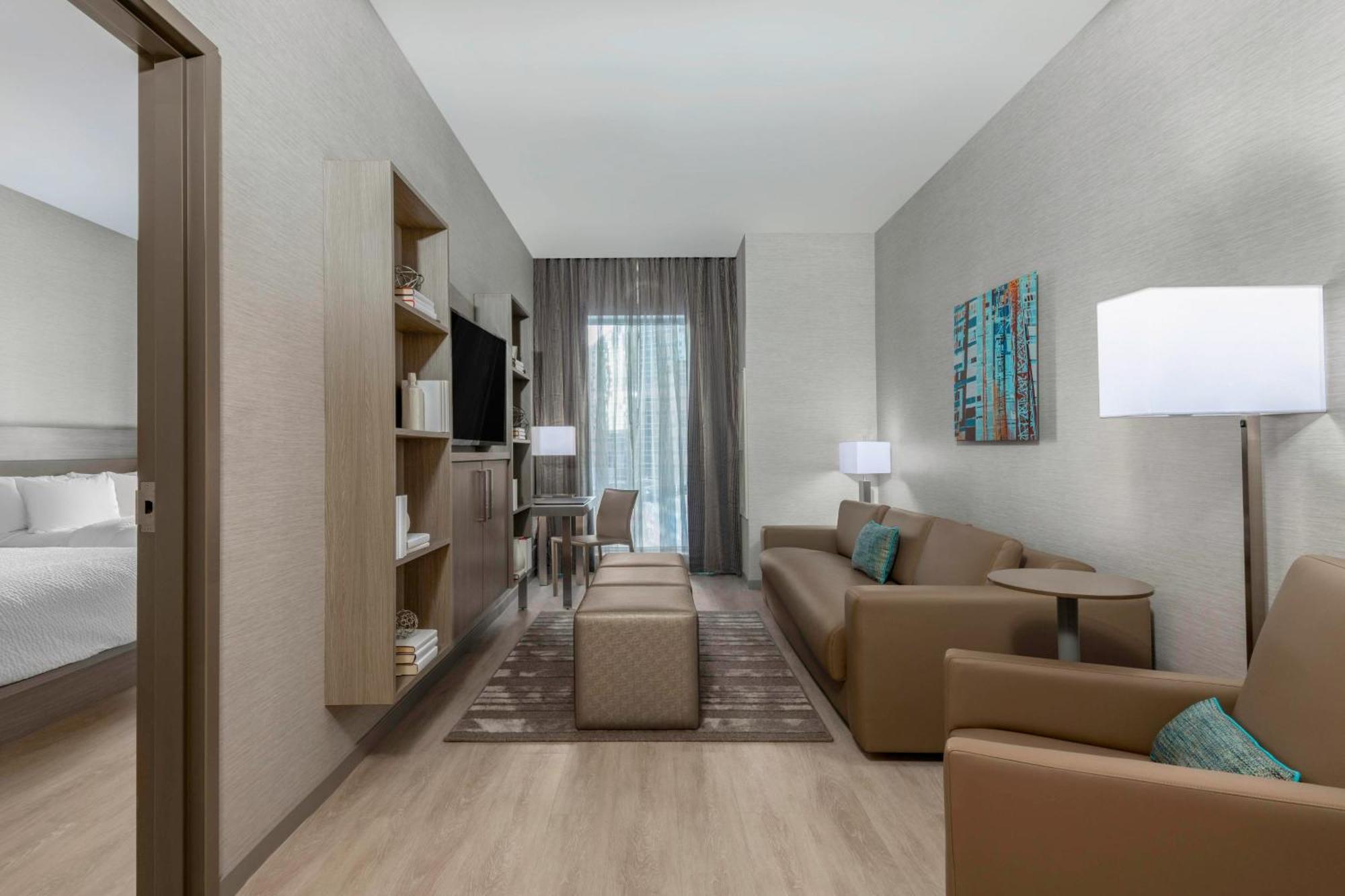 Suite, 2 Queen, Sofa bed